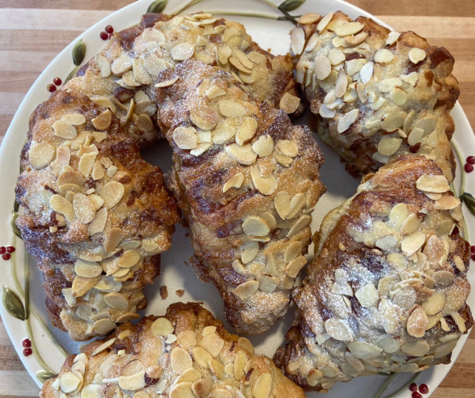 Almond croissant grande